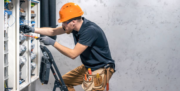  Airport, CA Electrician Pros